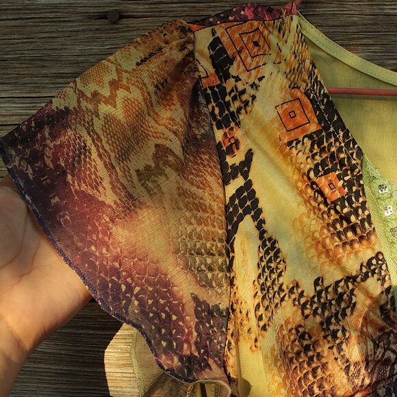 'Energe World Wear' green orange flutter sleeve sequin v-neck snake print top - Picture 4 of 7